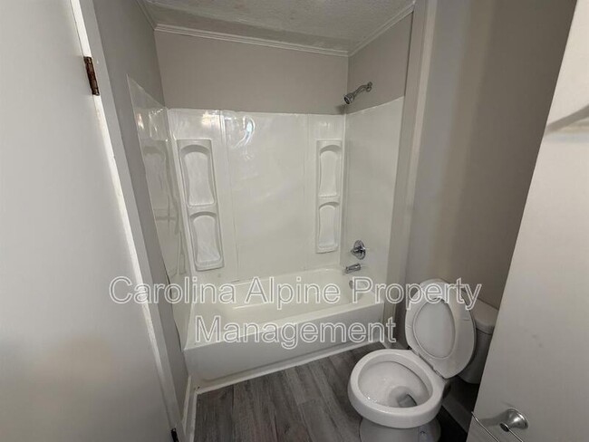 Building Photo - 510 Ridgecrest Dr