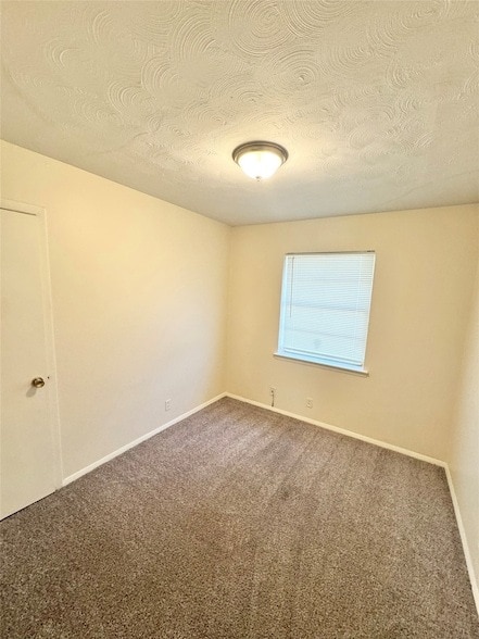 Building Photo - 2206 Norma Dr