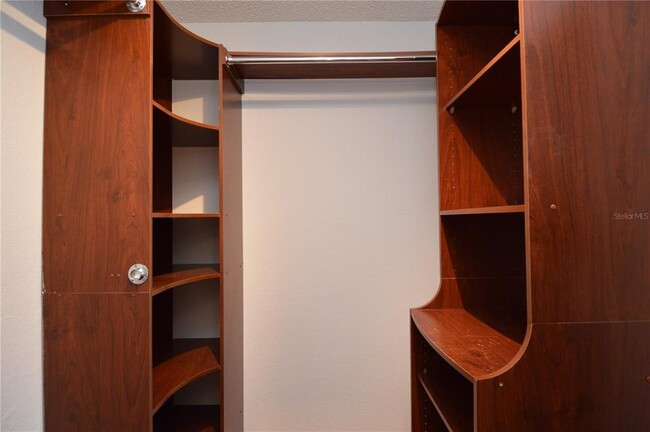 Building Photo - 10265 Gandy Blvd N