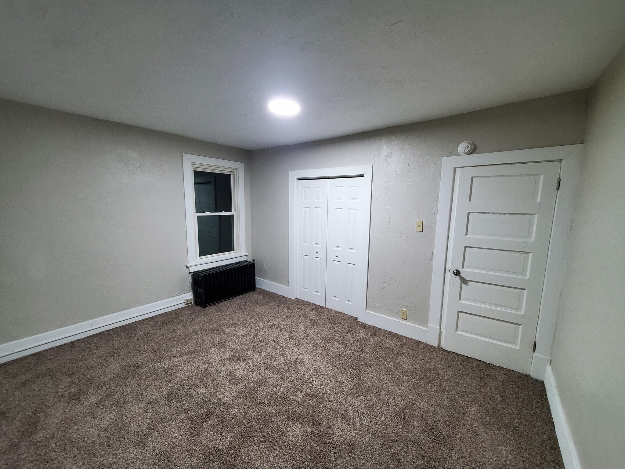 Building Photo - 550 Railroad St