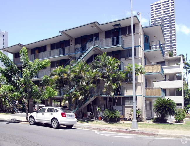 Building Photo - 456 Keoniana St