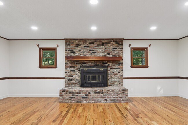 Building Photo - 5 Timothy Ln