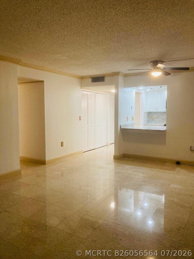 Building Photo - 1101 River Reach Dr