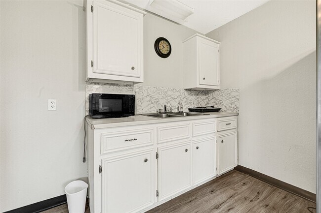 Building Photo - 1109 Frances Dr