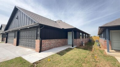 Building Photo - 11415 University