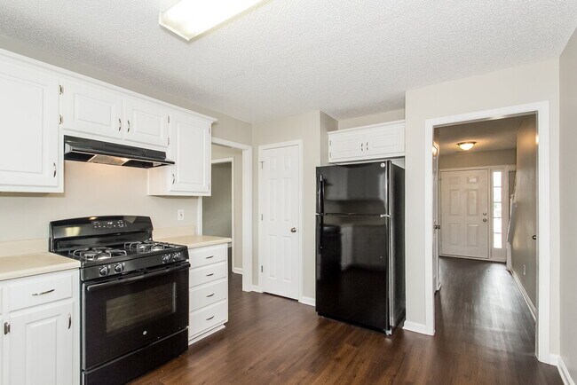 Building Photo - 717 White Dove Dr