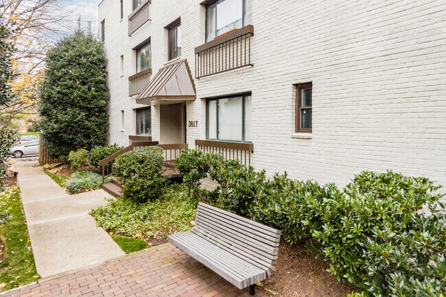 3829 Davis Pl NW - Georgetown North Condominiums