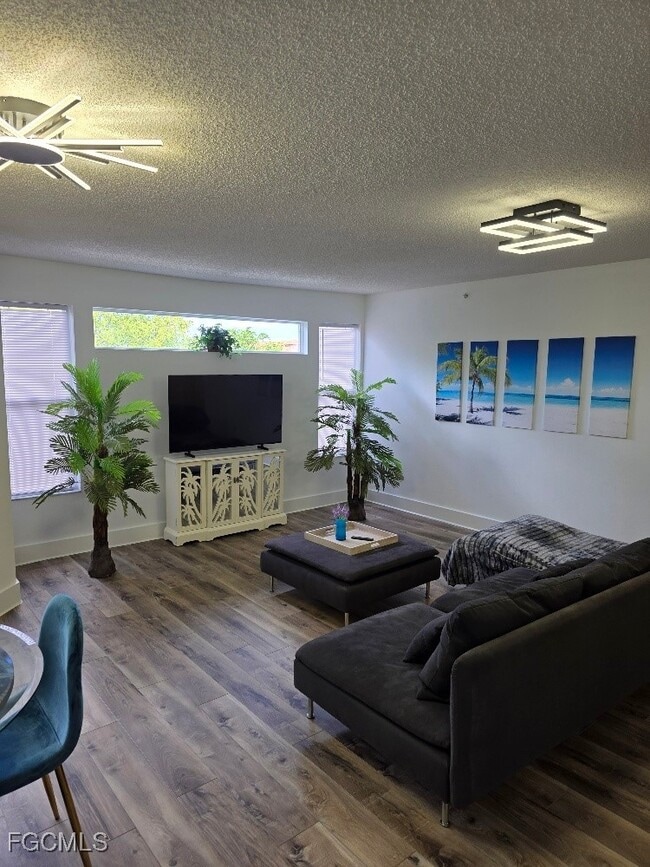 Building Photo - 8870 Colonnades Ct W