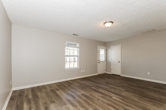 Building Photo - 3901 Alderwoods Dr