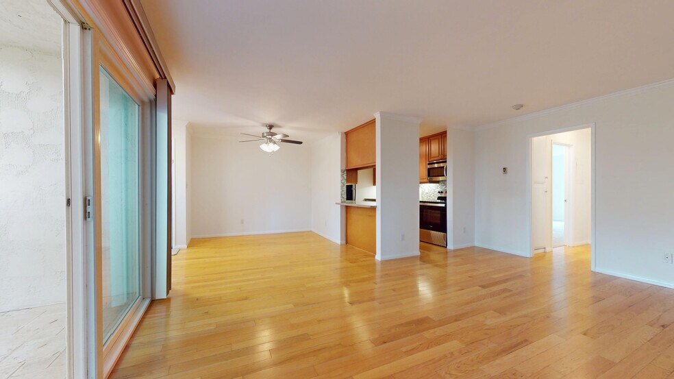 Building Photo - 902 Camino Real