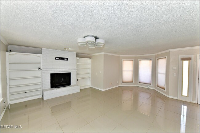 Building Photo - 529 Castlerock Ln
