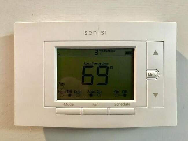 Building Photo - 64-05 Yellowstone Blvd