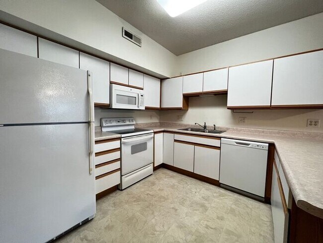 Building Photo - $1,395 | 2 Bedroom, 2 Bathroom Condo | Pets Negotiable | Available for an August 1st, 2026 Move In!
