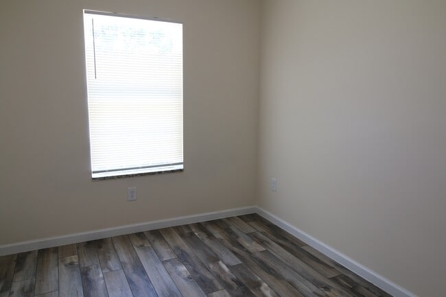 Building Photo - 110 Morris St