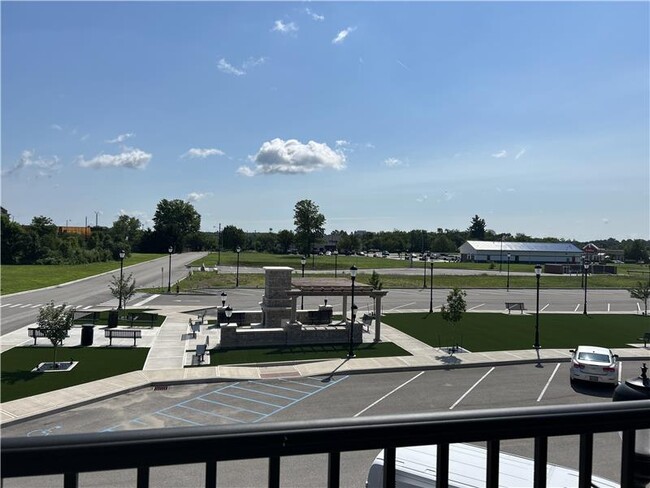 Building Photo - 231 Park Dr