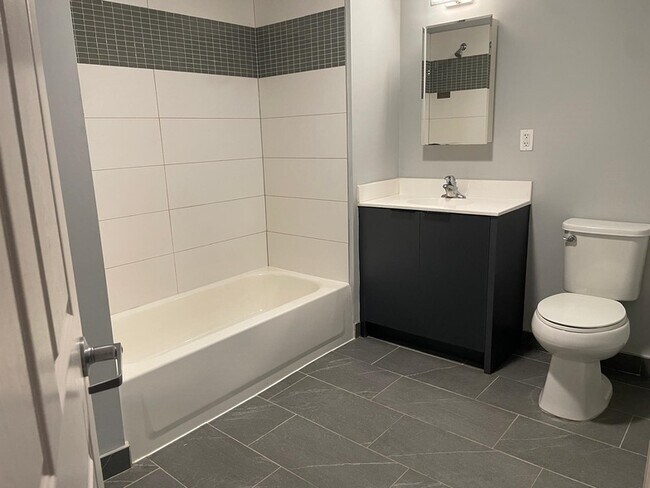 Building Photo - 160 Lafayette St