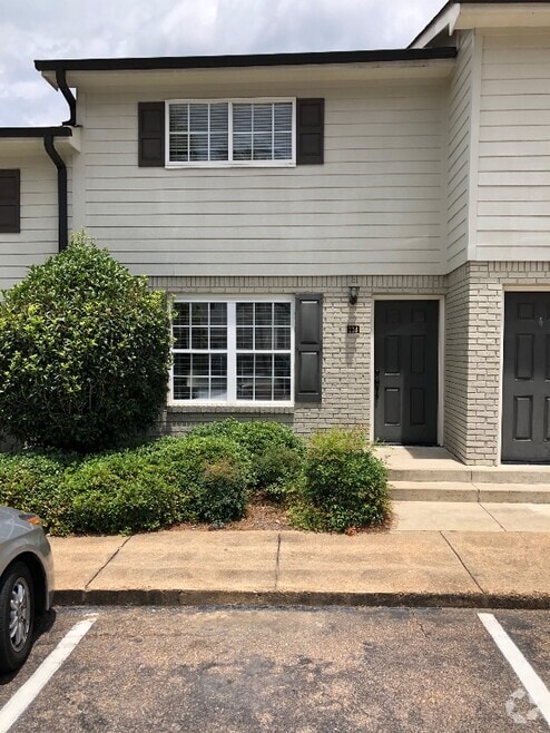 Building Photo - 1802 Jackson Ave W