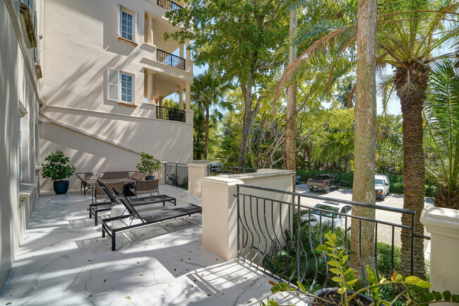 Building Photo - 19117 Fisher Island Dr