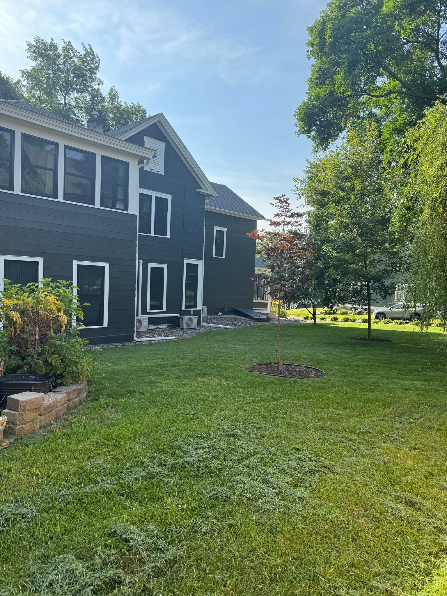 Building Photo - 204 Cherry St W