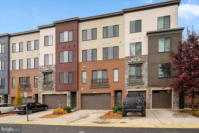 Primary Photo - 4902 Trail Vista Ln