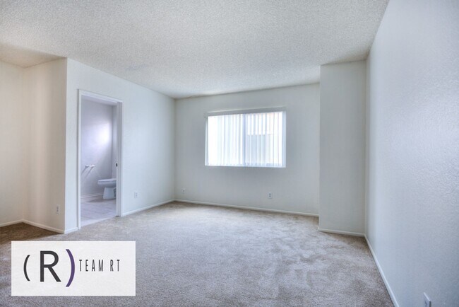 Building Photo - A Spacious Condo with a Quiet Community