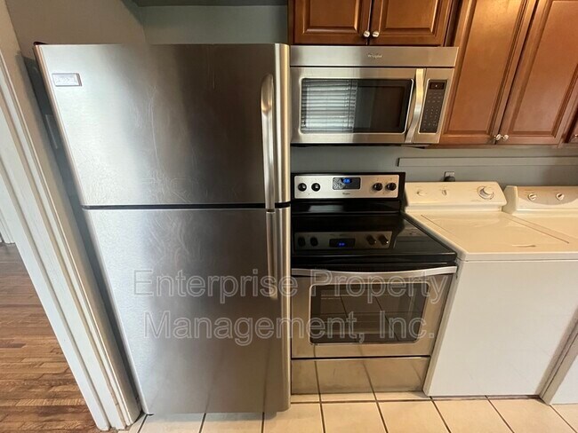 Building Photo - 1215 Mt Moriah Rd