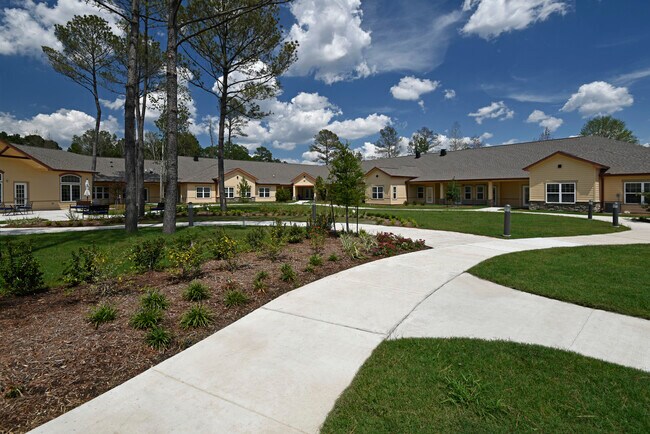 A beautiful courtyard. - 16700 Ella Blvd