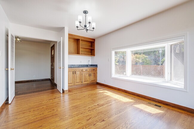 Building Photo - 90 Geldert Dr