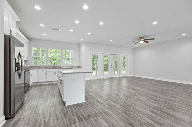 Building Photo - Beautiful Crooked Creek Home Monticello Fo...