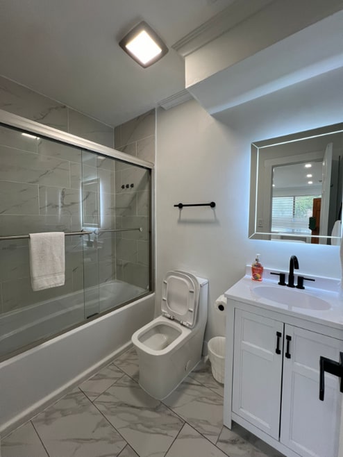 Building Photo - 407 71st Ave N