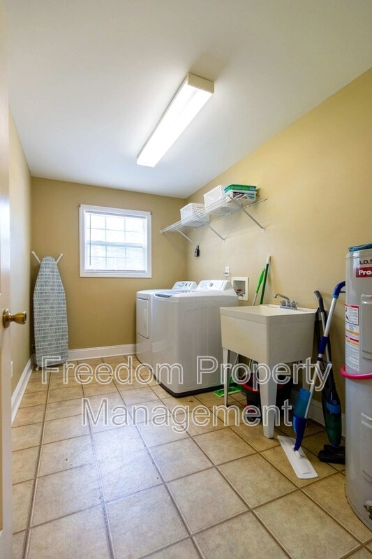 Building Photo - 1373 Darden Rd