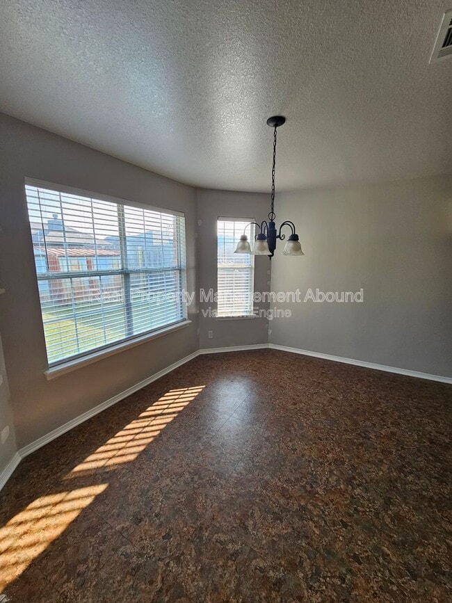 Building Photo - 11003 East 119th St N