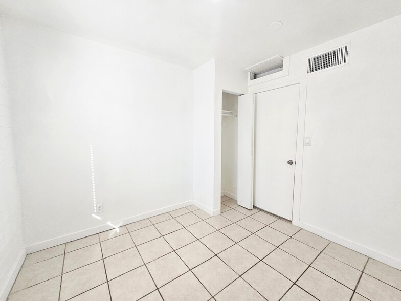 Building Photo - 1731 E Moreland St