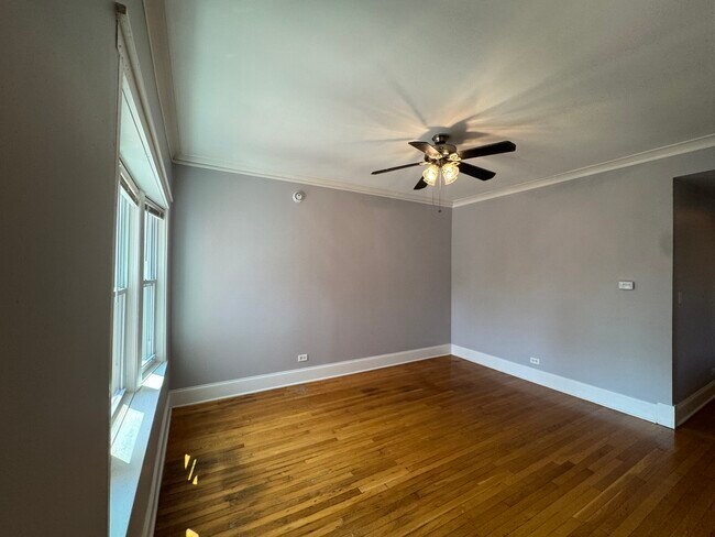 Building Photo - 7310 S Dante Ave