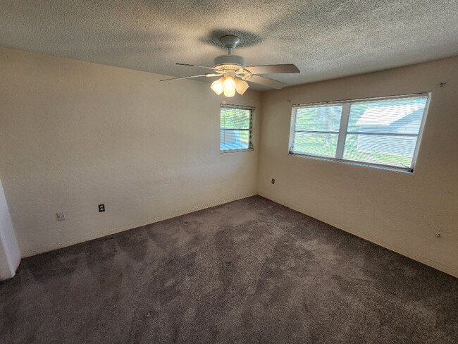 Building Photo - Nice 2/1 house in Edgewater, Dog Friendly