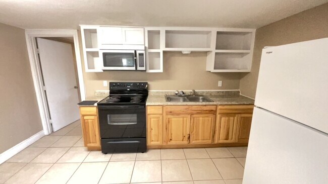 Building Photo - 2903 N U.S. Hwy 281