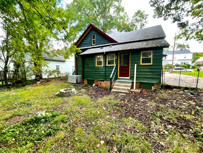 Building Photo - One of a Kind 3 bedroom, 2 bathroom Historic Home in Greensboro!