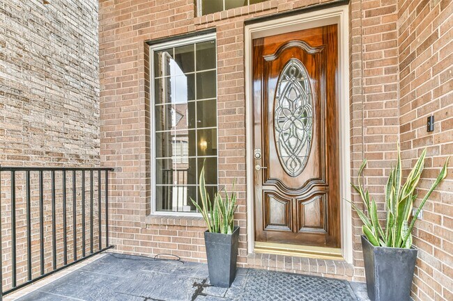 Building Photo - 4736 Post Oak Timber Dr