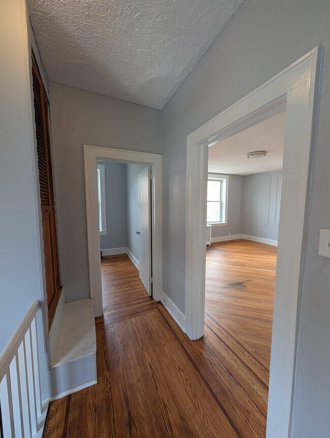 Building Photo - 506 N 13th St