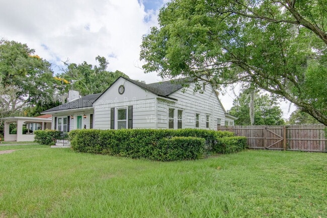 Building Photo - 1313 Buckingham Rd