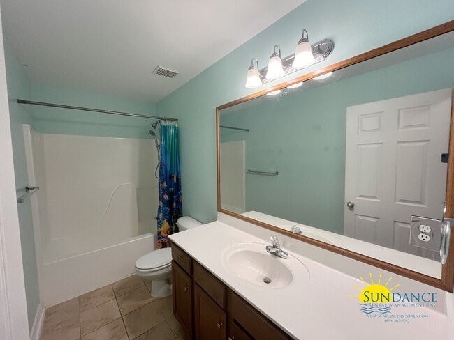 Building Photo - Ideally situated Niceville Townhome, Call ...
