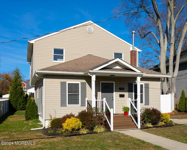 Building Photo - 22 Carpenter St