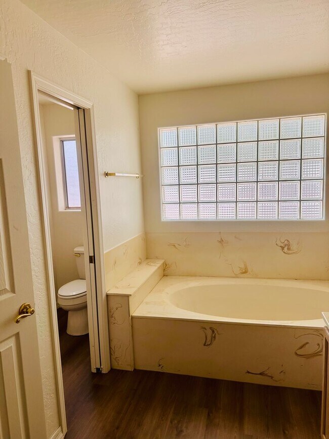 Building Photo - Long Term Rental
