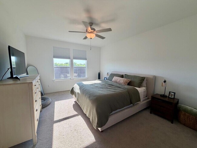 Building Photo - 193 Slenderleaf Dr