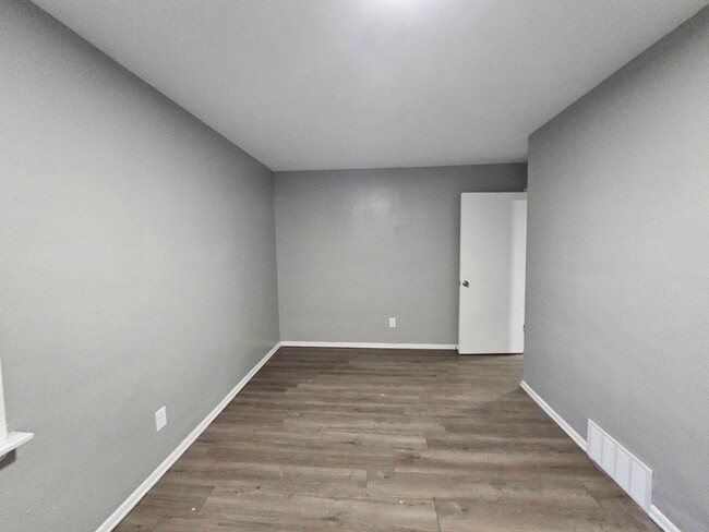 Building Photo - 1 bedroom 1 bath apartment for rent!