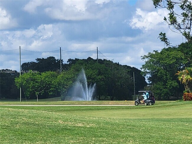 Building Photo - 196 Mansfield F