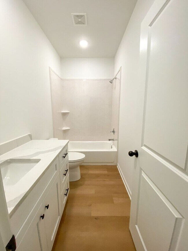 Building Photo - 4 bedroom, 2 bath in Brighton TN built in ...
