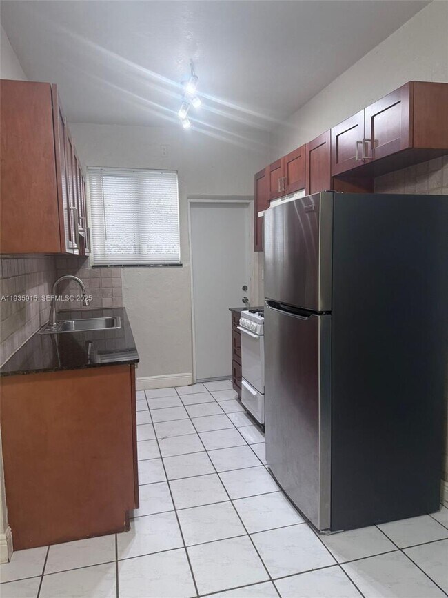 Building Photo - 740 Michigan Ave