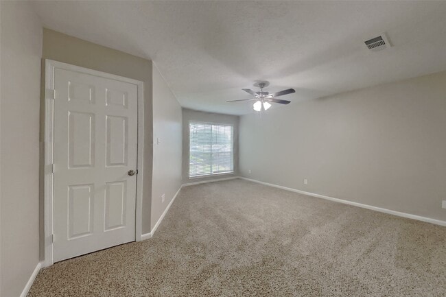 Building Photo - 1514 Chestnut Ln