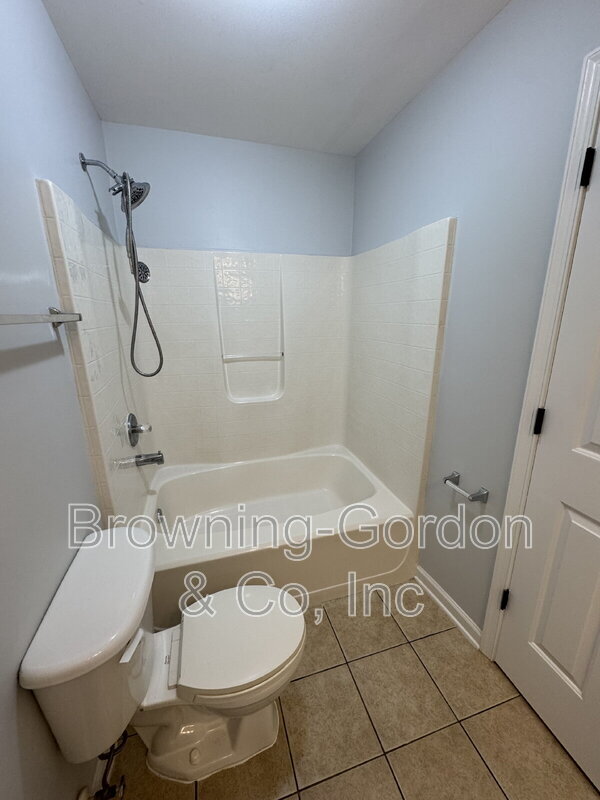 Building Photo - 212 Claybrook Ln